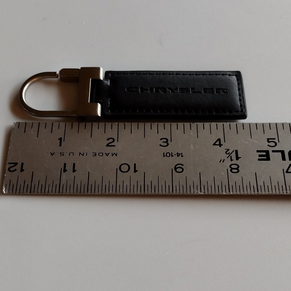 Chryler Keychain Key Ring - Picture 3 of 3